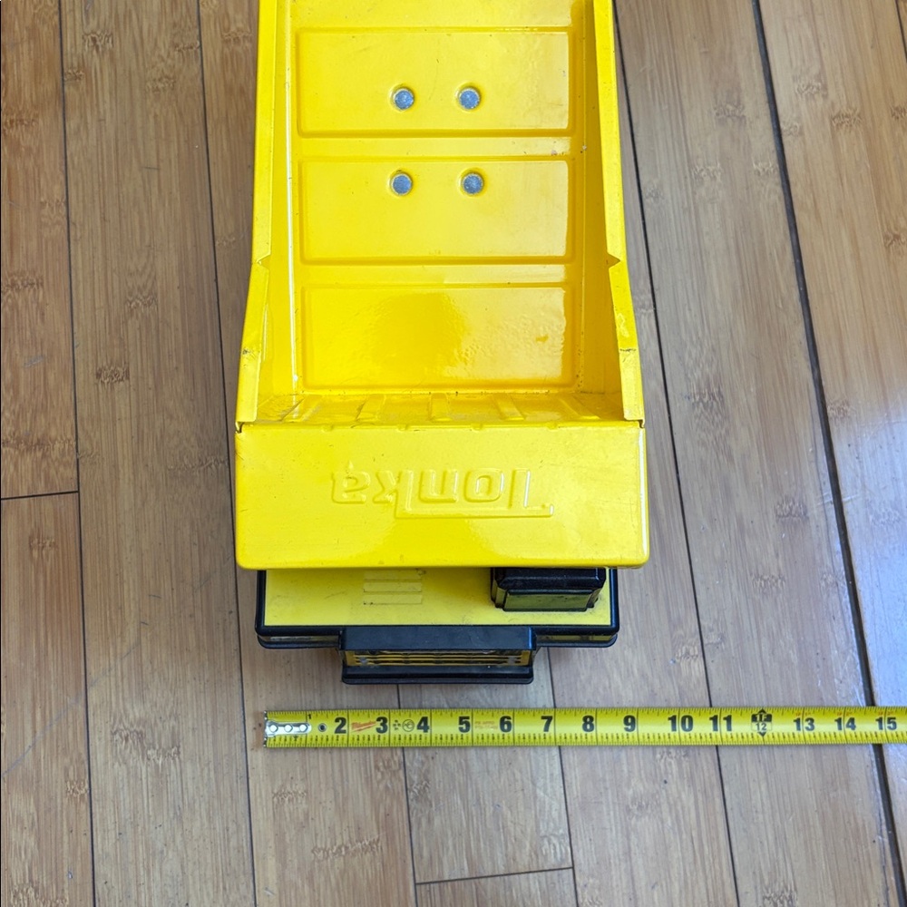 Large Metal Tonka Truck - Picture 8 of 9